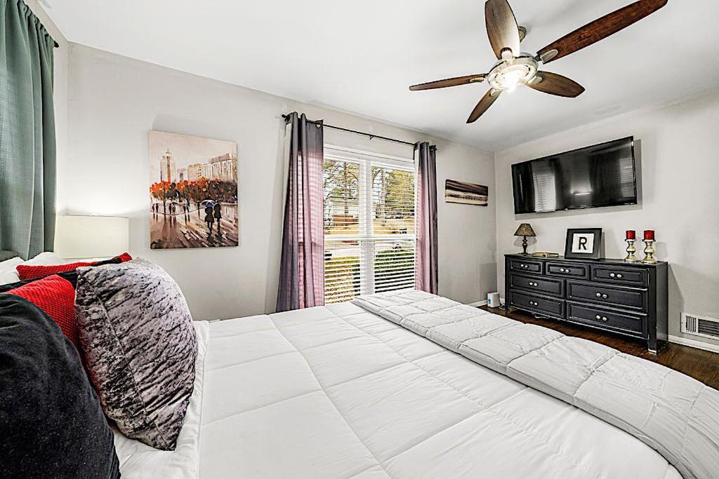Goodkarma Rentals Refreshed Smyrna Home Near Battery Atl Half Mile To Interstate 애틀랜타 외부 사진